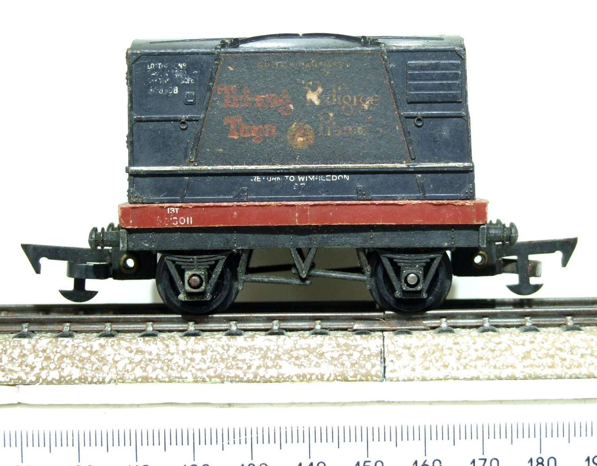 TRI-ANG OO:  Vintage English Container Carrier in Fair Un-Boxed condition.