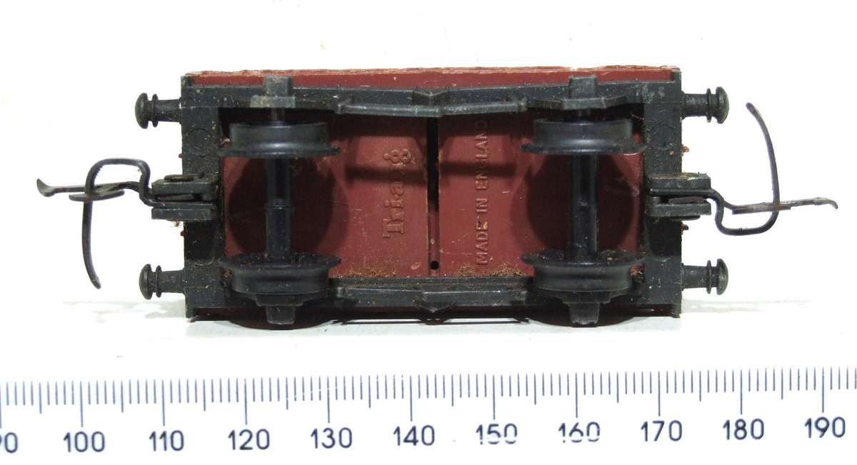 TRI-ANG OO:  Vintage English Container Carrier in Fair Un-Boxed condition.