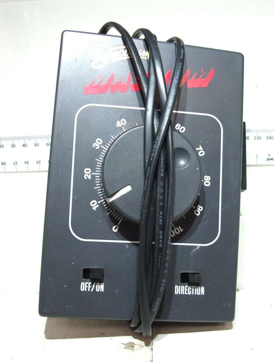 SPECTRUM MAGNUM :  220V/15V DC Power Supply/Controller in Good Used boxed condition(Italy)