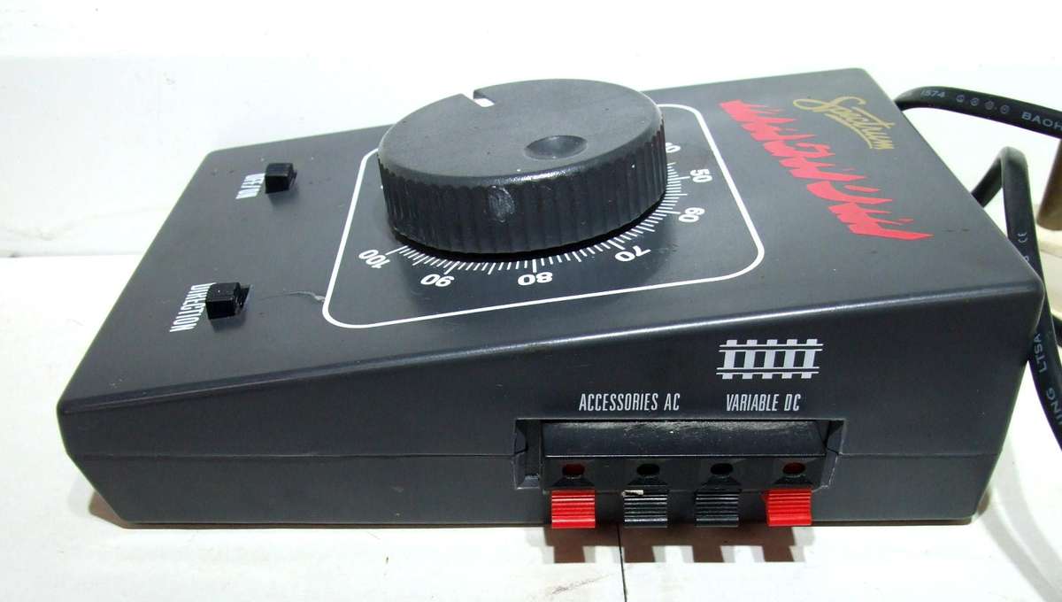 SPECTRUM MAGNUM :  220V/15V DC Power Supply/Controller in Good Used boxed condition(Italy)