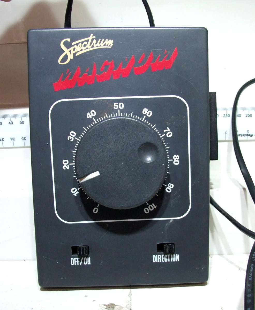 SPECTRUM MAGNUM :  220V/15V DC Power Supply/Controller in Good Used boxed condition(Italy)