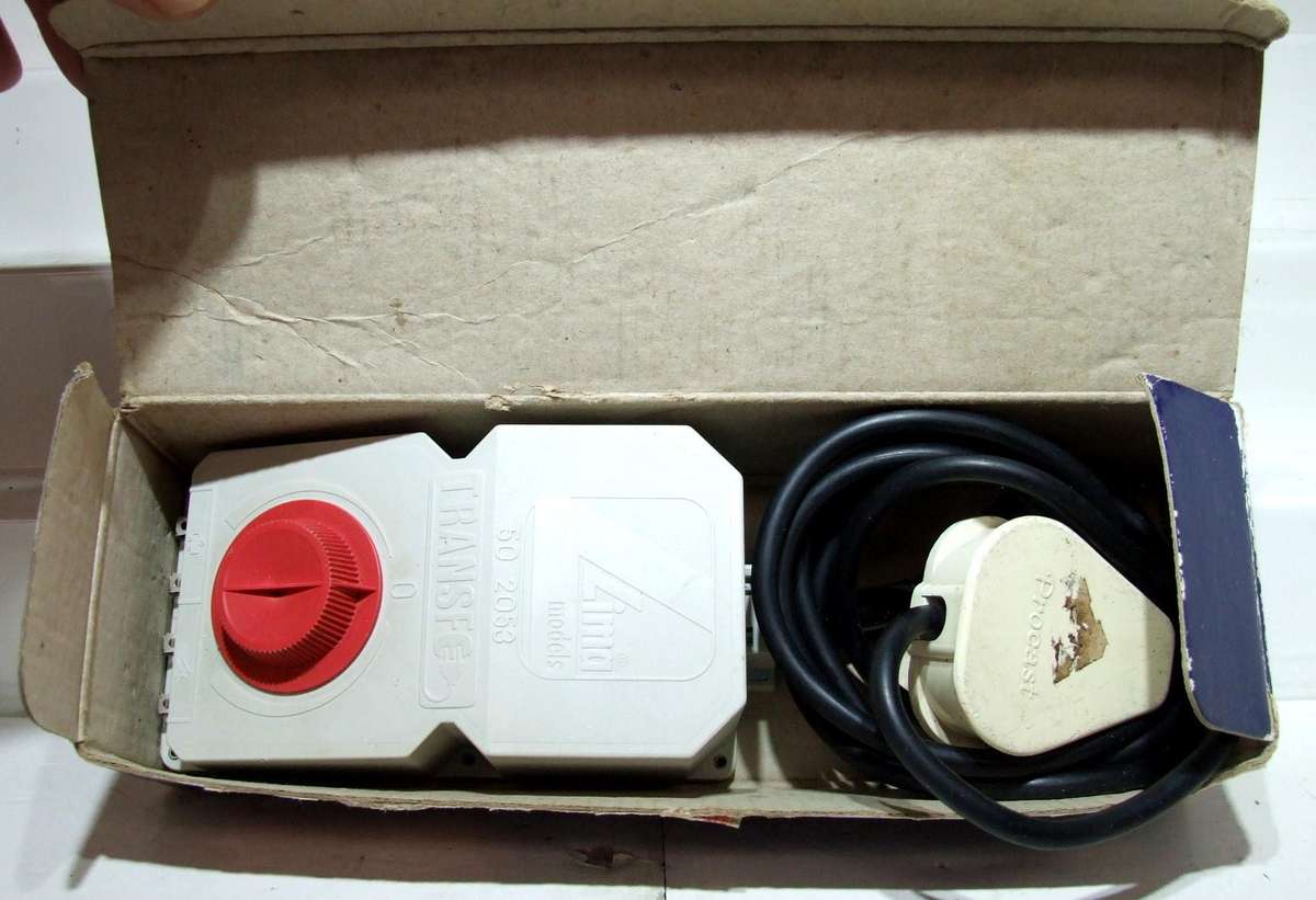 LIMA POWER SUPPLY:  220V/12.5V DC Power Supply/Controller in Like New Used boxed condition(Italy)