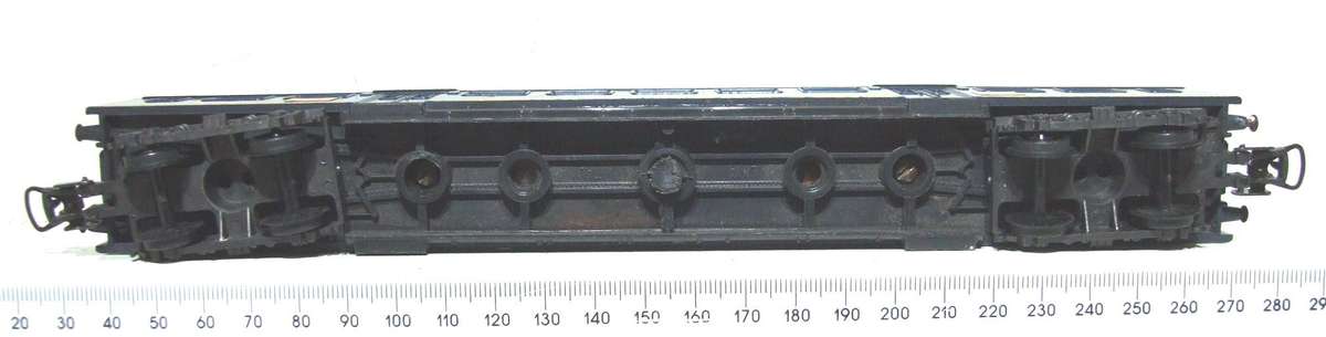 LIMA HO: Vintage Dutch 2nd Class NS B Coach in  Good, Un-Boxed condition(Italy)