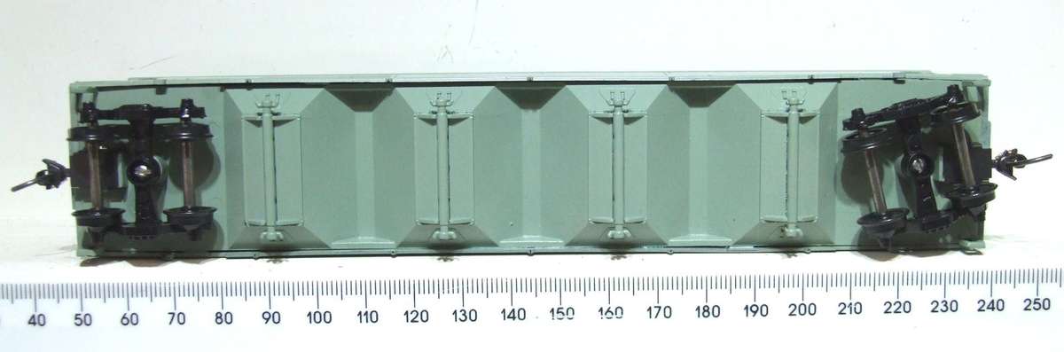 ATHEARN HO: "STAUFFER" 55' Centre Flow Hopper in Good Boxed condition.(USA)