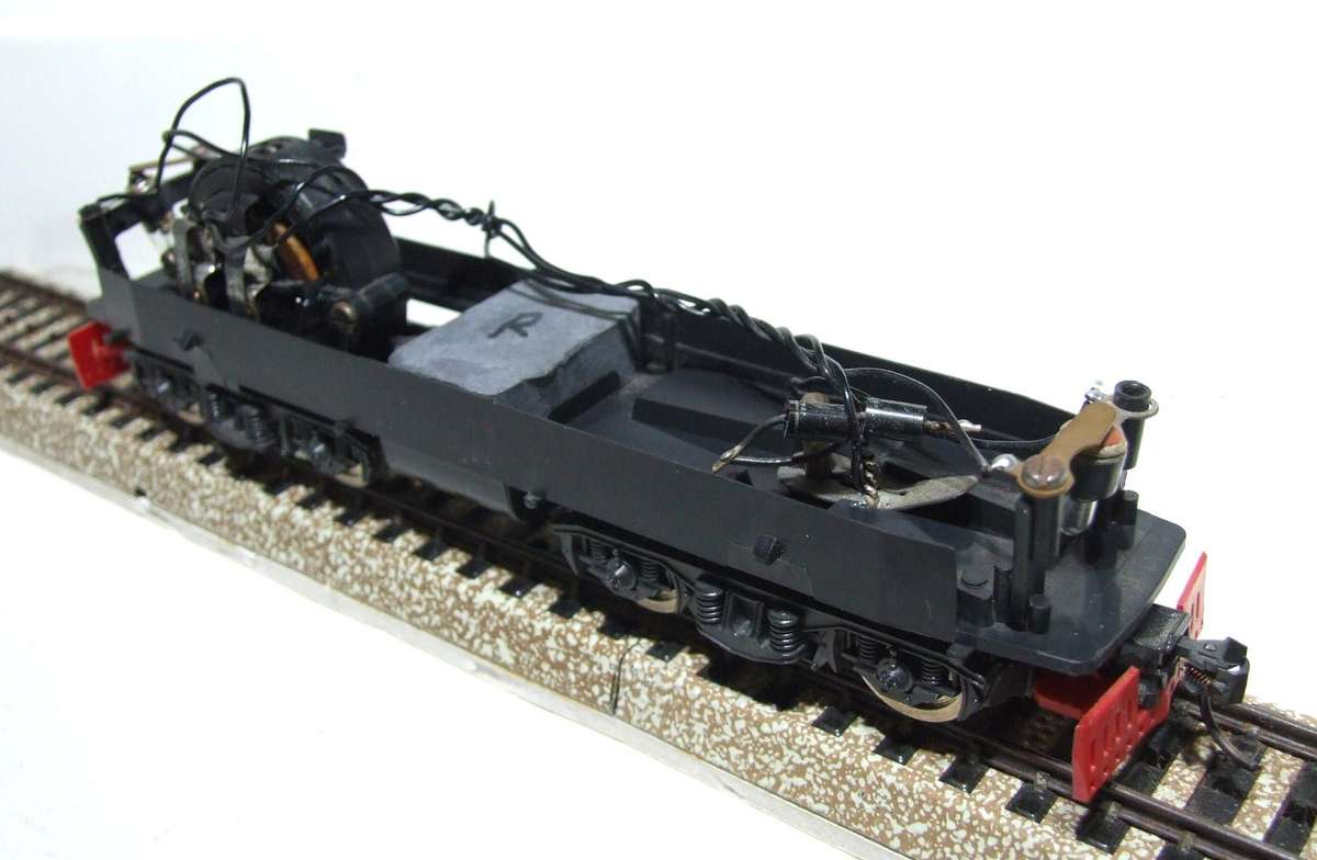 LIMA HO: SAR "Trans Karoo" Class 5-E Loco Undercarriage  Good Un-Boxed Operational condition.(Italy)