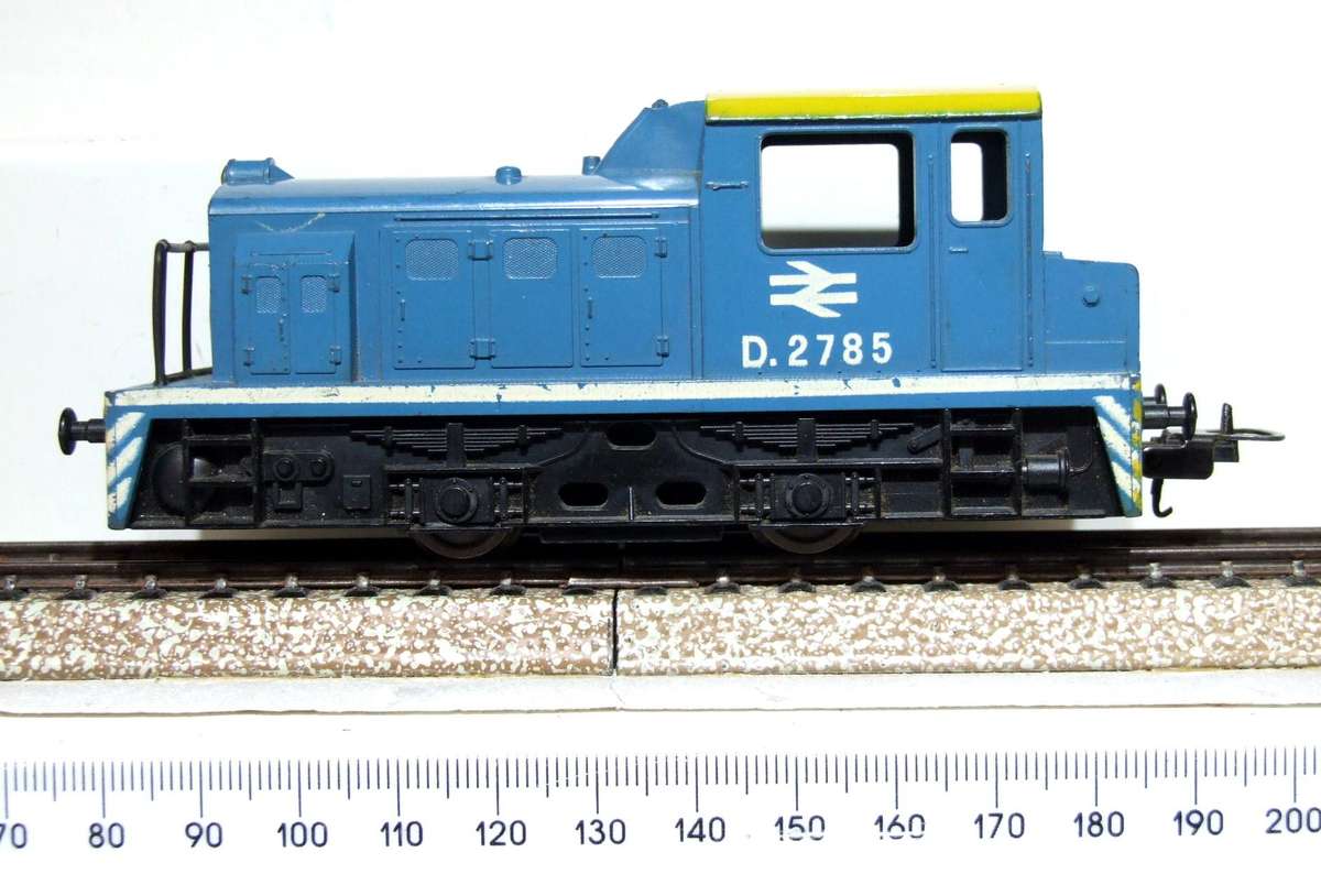 LIMA OO:  English Diesel Locomotive in Good Un-boxed and Used Condition(Italy)