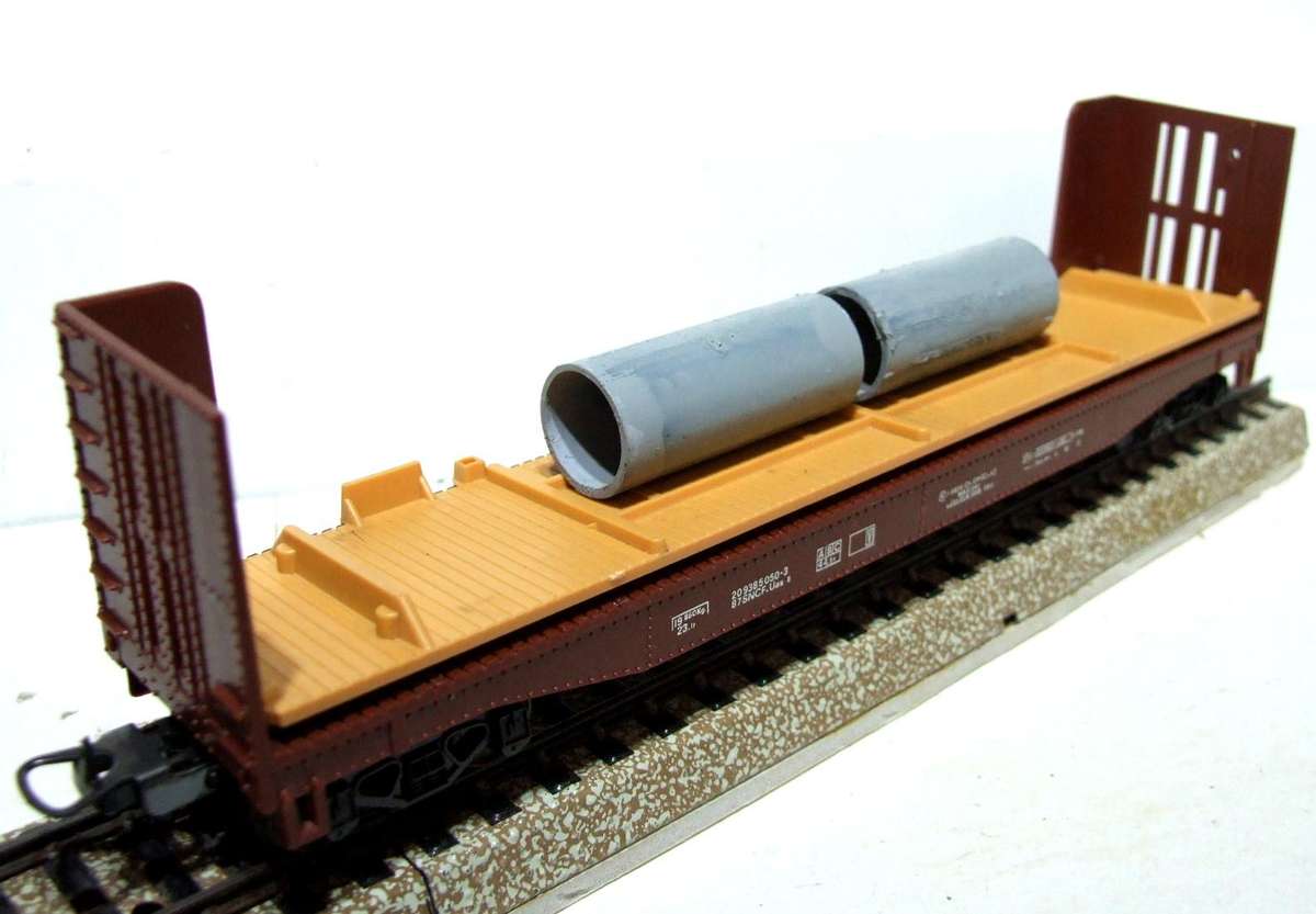 LIMA HO: Concrete Pipe Carrier with Load in Good Un-Boxed, Used Condition (Italy)