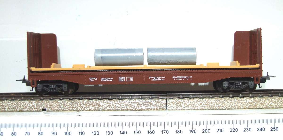 LIMA HO: Concrete Pipe Carrier with Load in Good Un-Boxed, Used Condition (Italy)