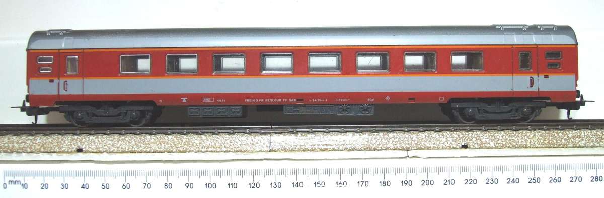 LIMA HO: SNCF TEE "Grand Comfort" 1st Class Coach in Fair, Used and Un-boxed condition(Italy)