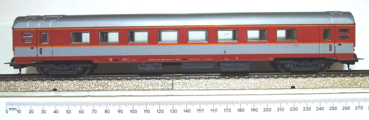 LIMA HO: SNCF TEE "Grand Comfort" 1st Class Coach in Fair, Used and Un-boxed condition(Italy)