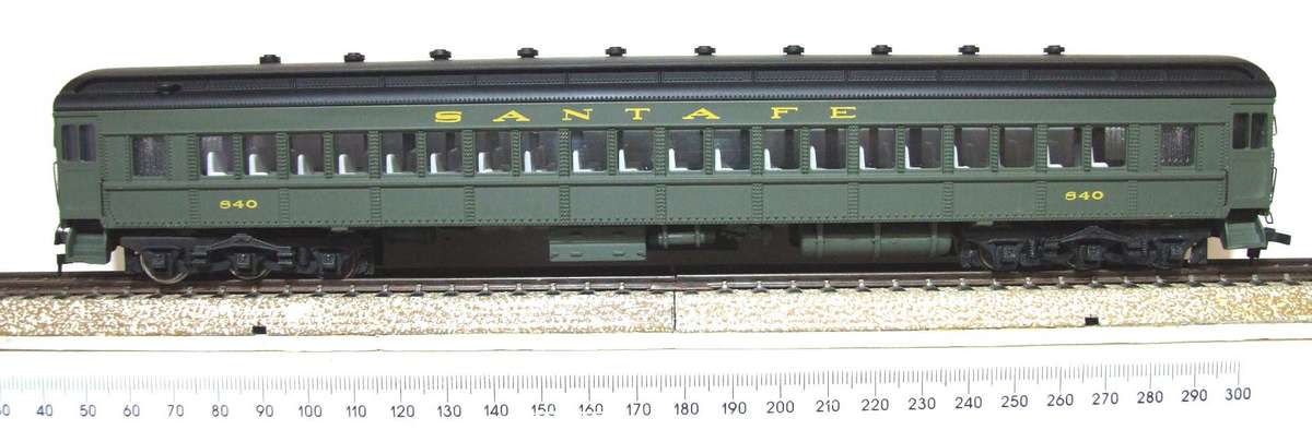 BACHMANN SPECTRUM OO:  Detailed American "SANTA FE" Passenger Coach in Good Un-Boxed condition.