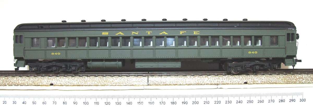BACHMANN SPECTRUM OO:  Detailed American "SANTA FE" Passenger Coach in Good Un-Boxed condition.