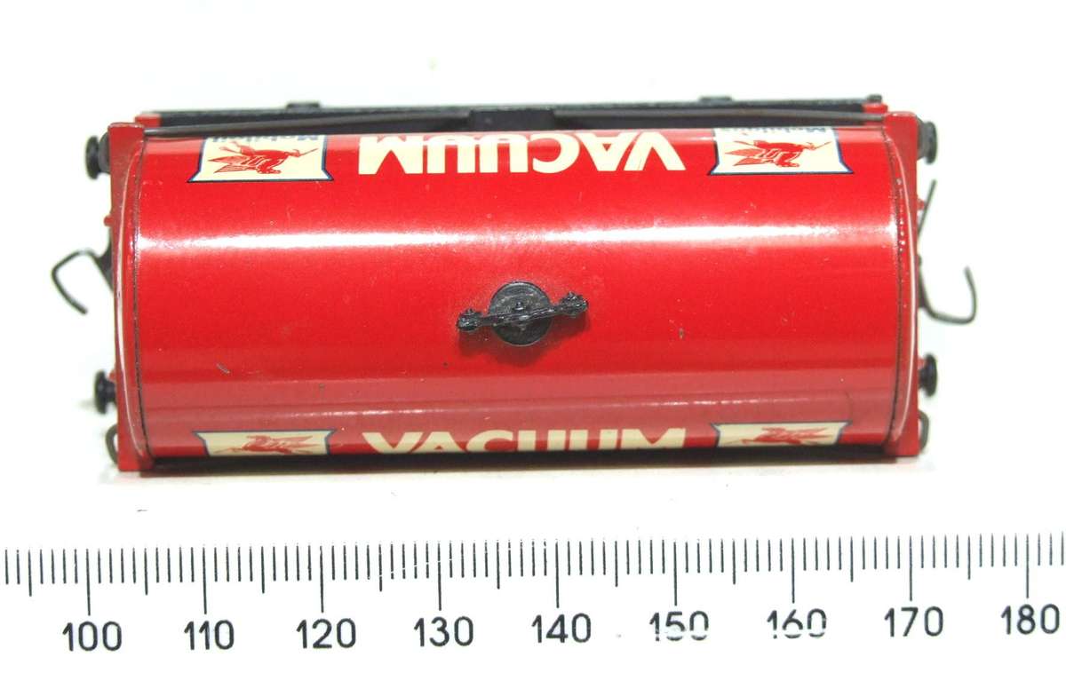 HORNBY DUBLO OO:  Vintage English "MOBILOIL" Tank Car in Very Good Un-Boxed condition.