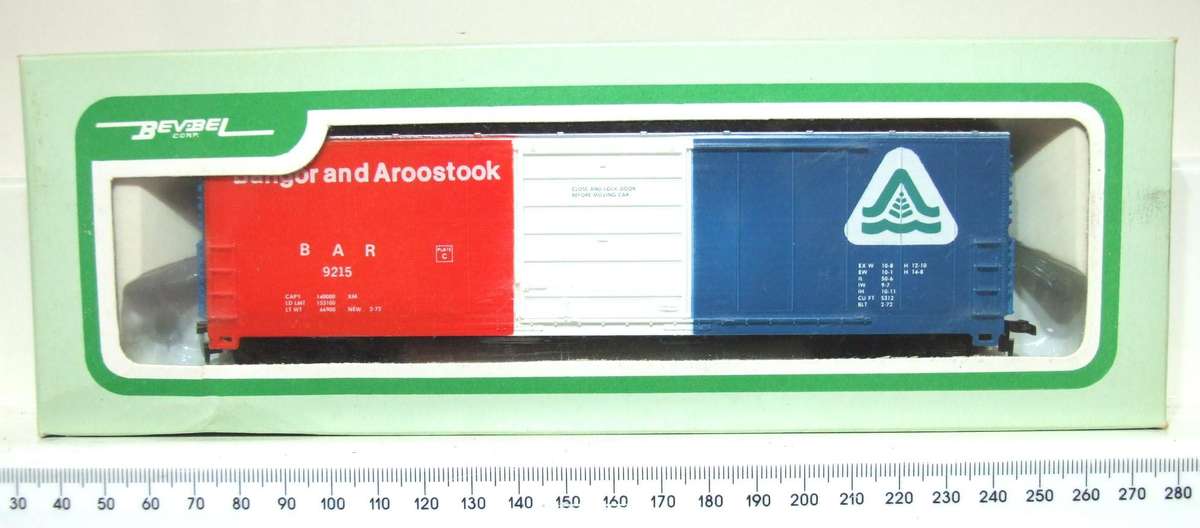 LIFE LIKE HO: 50' Evens Single-Door Box Car in Like New Boxed condition.(USA)