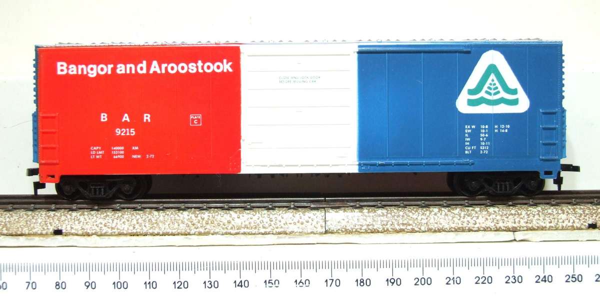 LIFE LIKE HO: 50' Evens Single-Door Box Car in Like New Boxed condition.(USA)