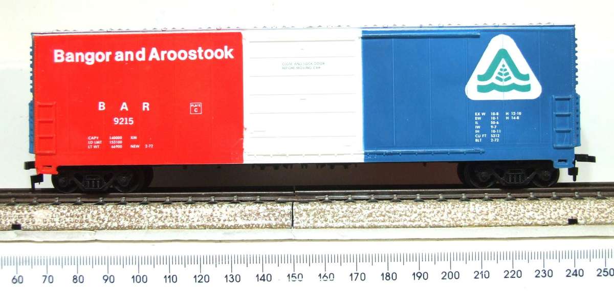 LIFE LIKE HO: 50' Evens Single-Door Box Car in Like New Boxed condition.(USA)