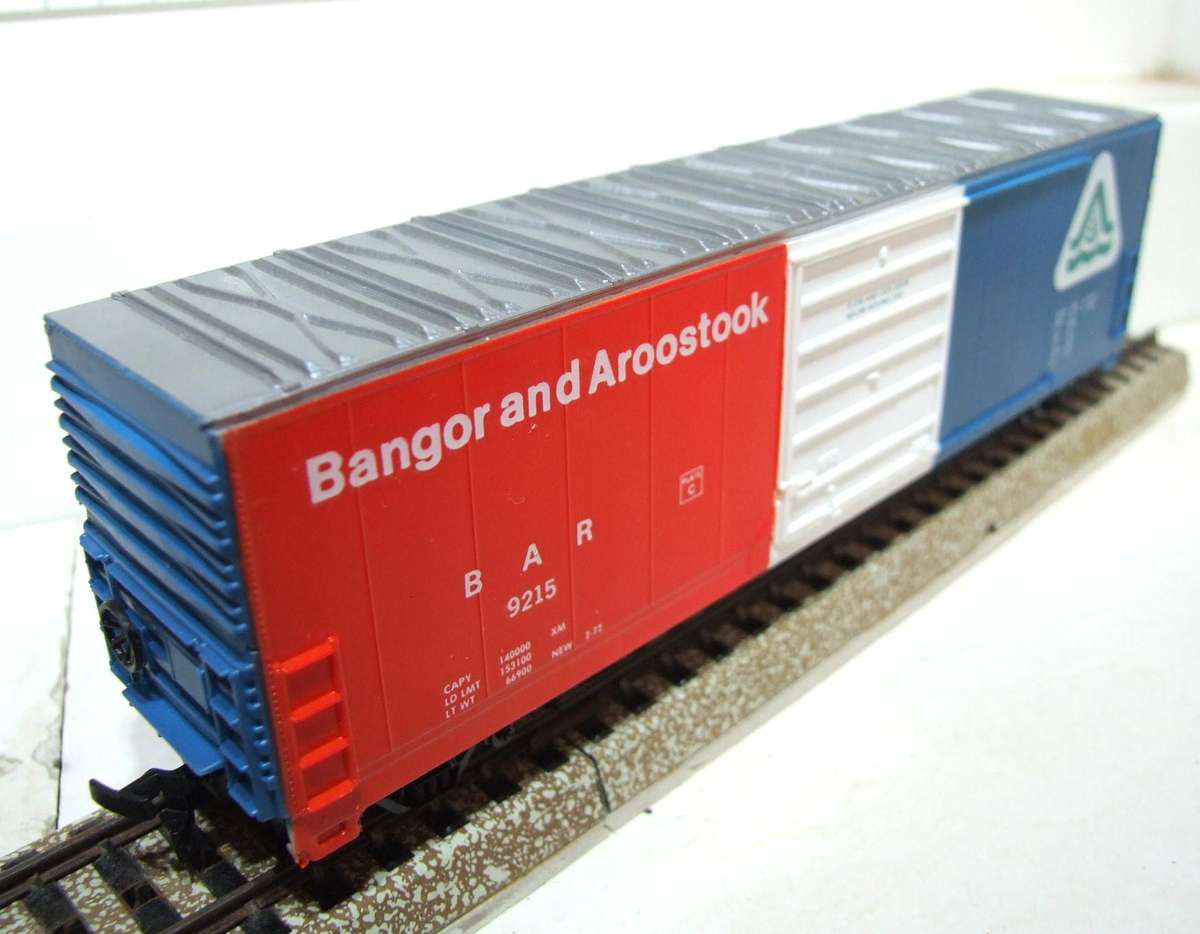 LIFE LIKE HO: 50' Evens Single-Door Box Car in Like New Boxed condition.(USA)