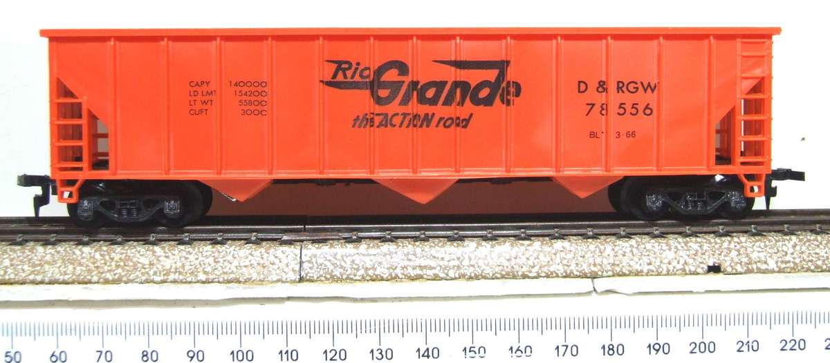 MODEL POWER HO: "RIO GRANDE" 40' Three Bay Hopper in Like New Boxed Condition.