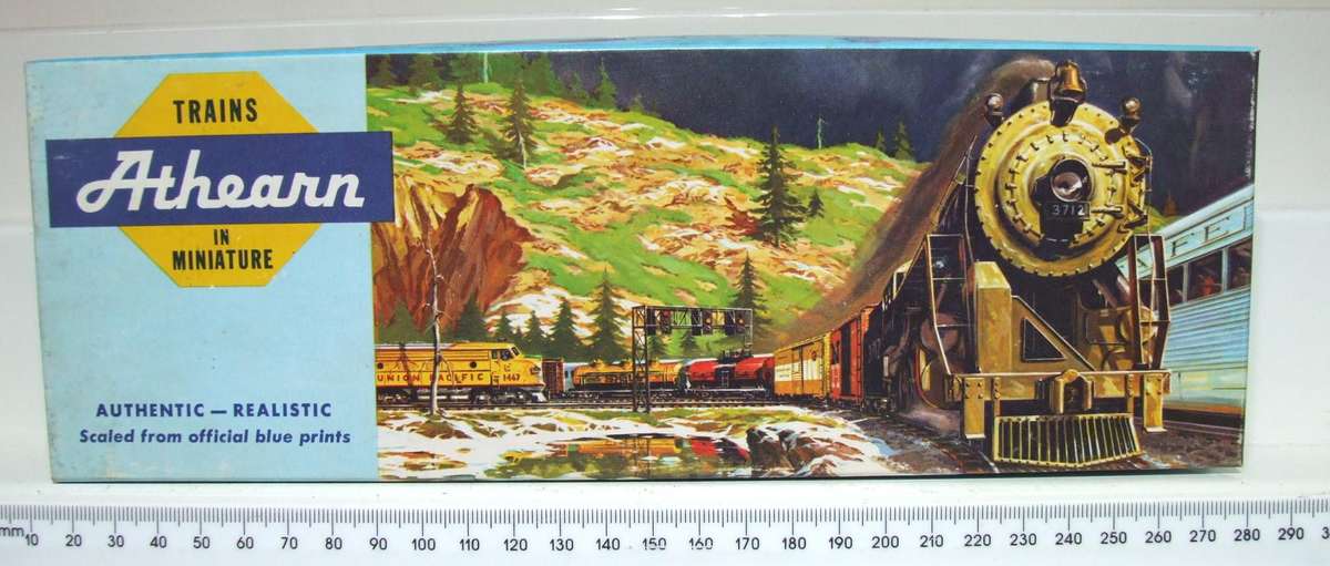 ATHEARN HO: "STAUFFER" 55' Centre Flow Hopper in Good Boxed condition.(USA)