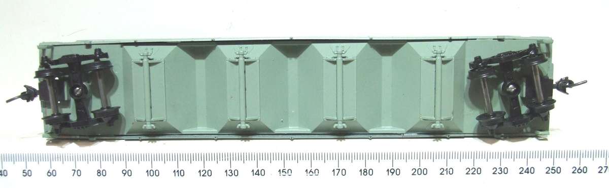 ATHEARN HO: "STAUFFER" 55' Centre Flow Hopper in Good Boxed condition.(USA)