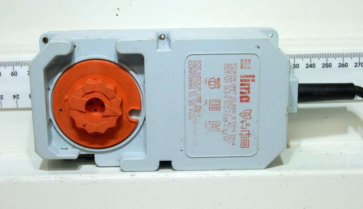 LIMA POWER SUPPLY:   220V/12.5V DC Power Supply/Controller in good un-boxed condition(Italy)