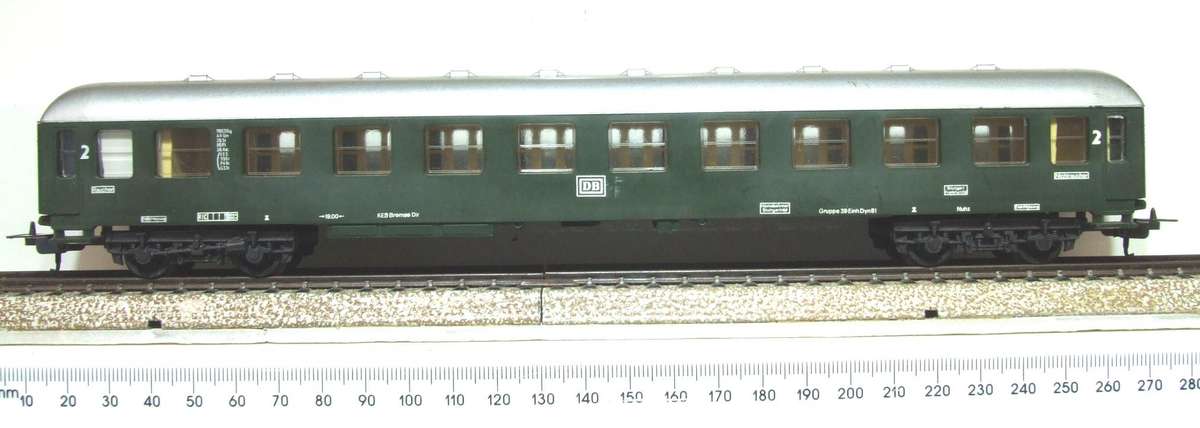 LIMA HO: Vintage DB 2nd Class Passenger Coach in Good, Un-Boxed condition(Italy)
