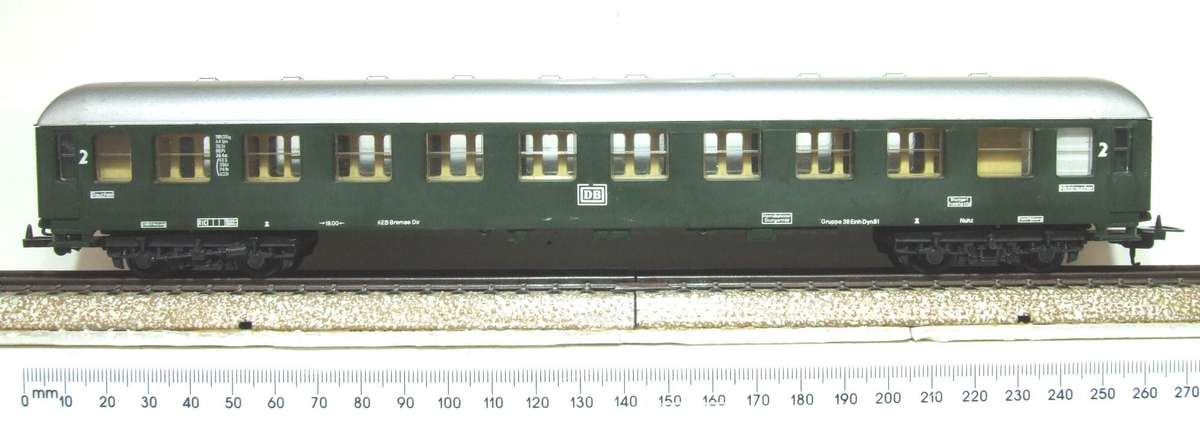 LIMA HO: Vintage DB 2nd Class Passenger Coach in Good, Un-Boxed condition(Italy)