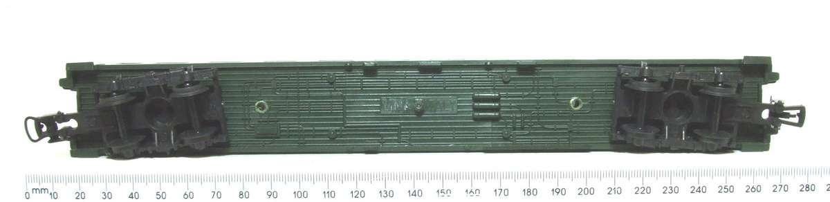 LIMA HO: Vintage DB 2nd Class Passenger Coach in Good, Un-Boxed condition(Italy)