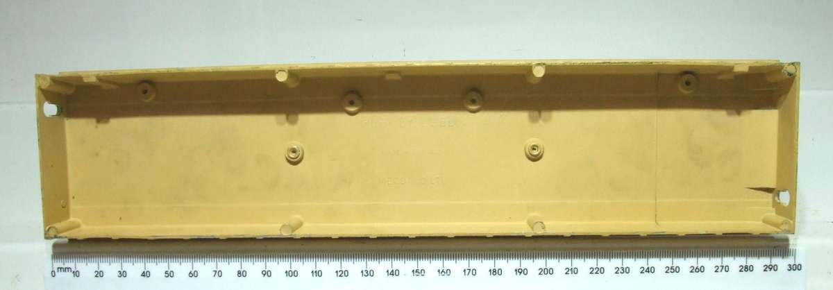 HORNBY DUBLO OO:  Vintage English Station Platform in Good Un-Boxed condition.