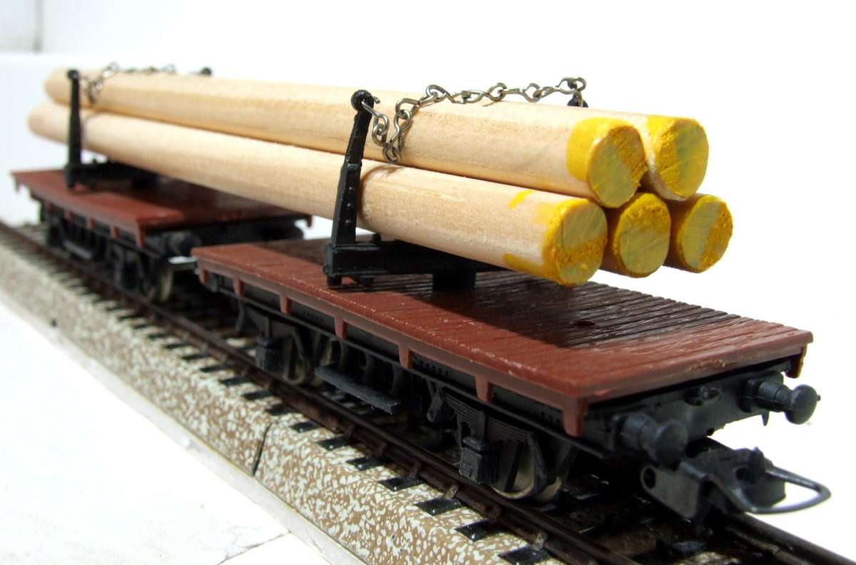 LIMA HO: Vintage Twin Carrier with Wood Load in  Fair, Un-Boxed condition(Italy)