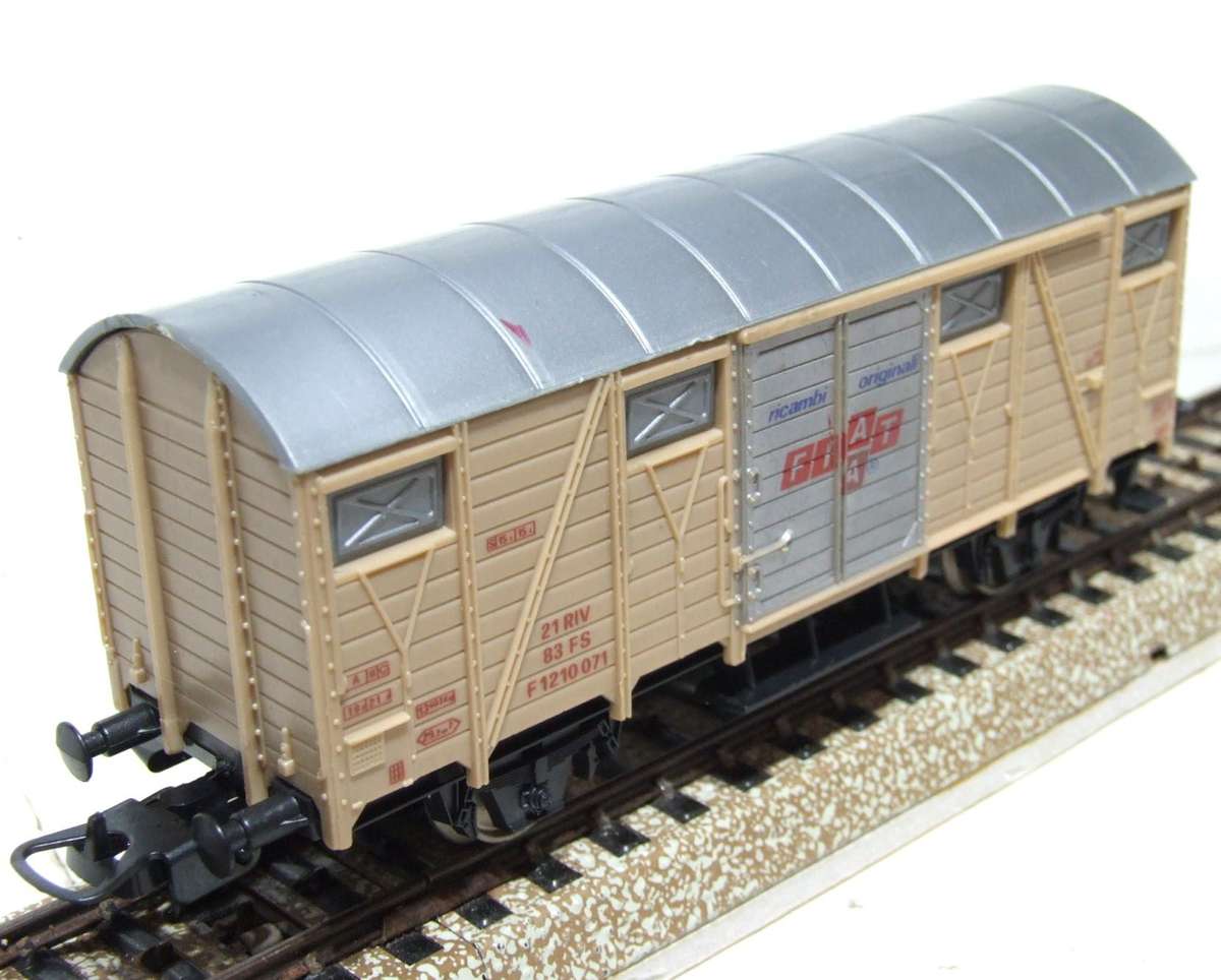 LIMA HO: Vintage FS "FIAT" Closed Car in  Fair, Un-Boxed condition(Italy)