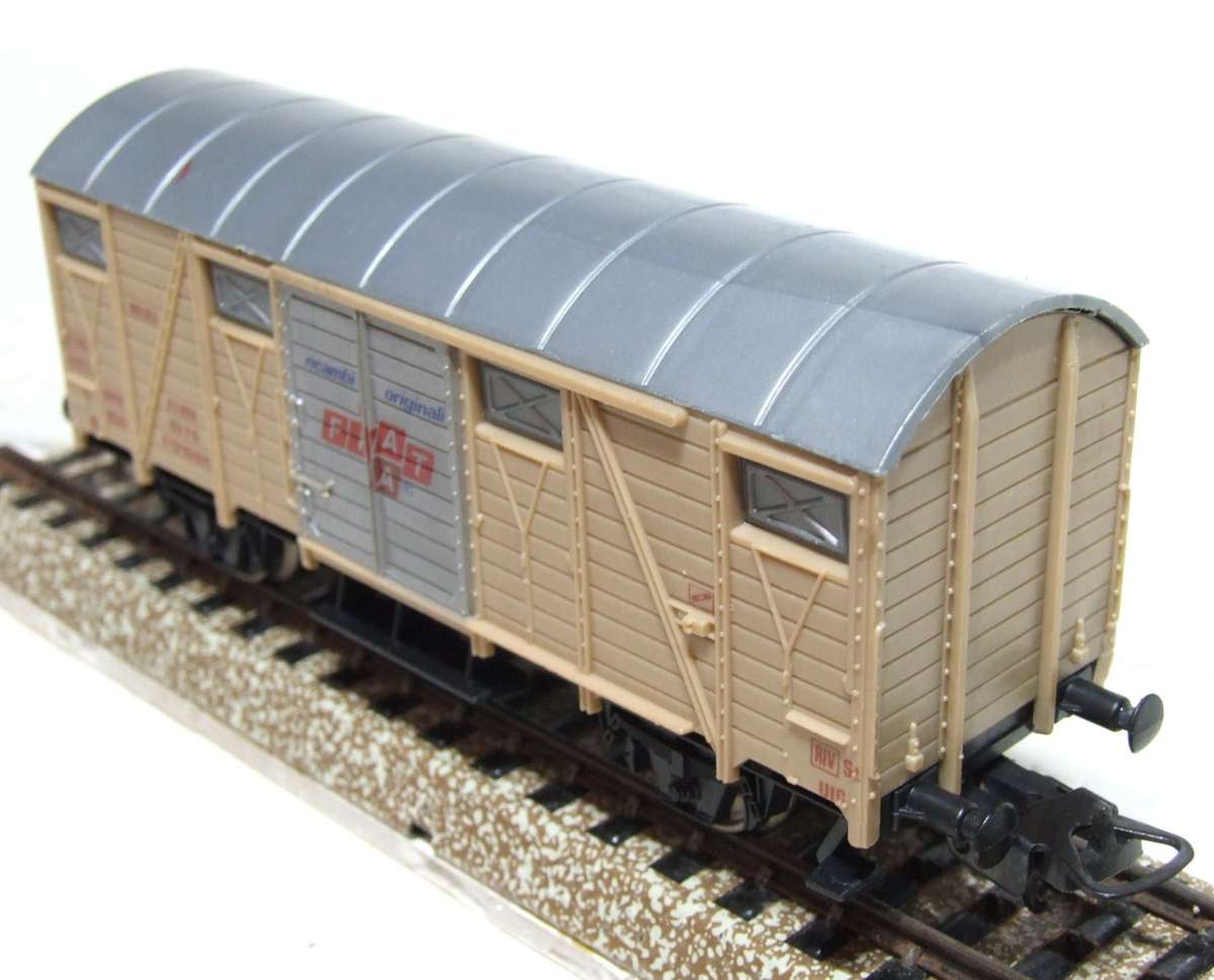 LIMA HO: Vintage FS "FIAT" Closed Car in  Fair, Un-Boxed condition(Italy)