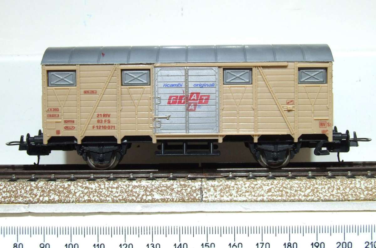 LIMA HO: Vintage FS "FIAT" Closed Car in  Fair, Un-Boxed condition(Italy)