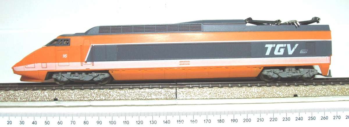 LIMA HO:  Vintage SNCF TGV High Speed Locomotive in Good Un-Boxed condition (Italy)