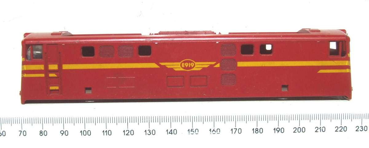 LIMA HO: Red SAR `Trans Karoo` E5 Loco Body in Very Good Condition for Parts or Repair.(Italy)