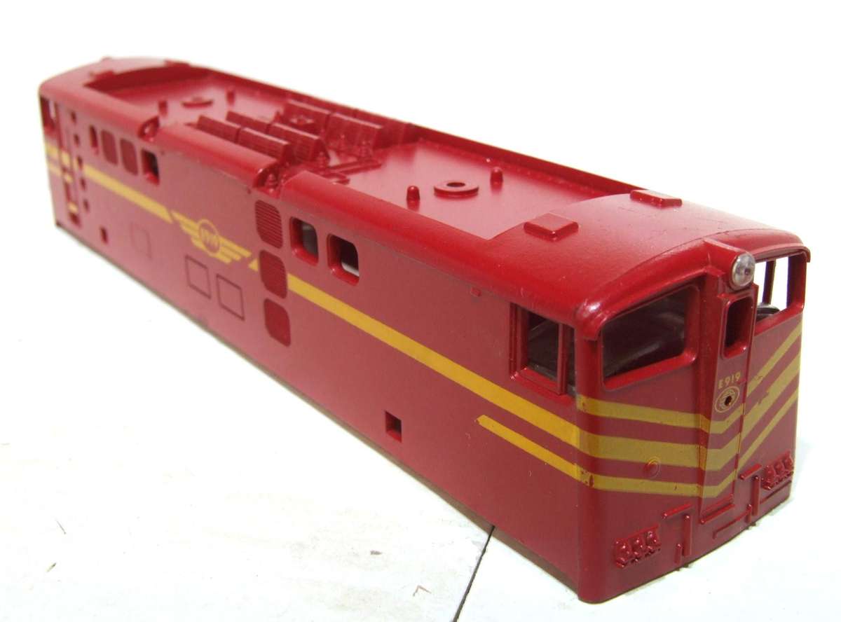 LIMA HO: Red SAR `Trans Karoo` E5 Loco Body in Very Good Condition for Parts or Repair.(Italy)