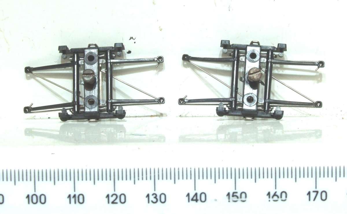 LIMA HO: 1pr SAR E5 Locomotive Pantographs  in Good condition(with new Springs) for Parts.(Italy)
