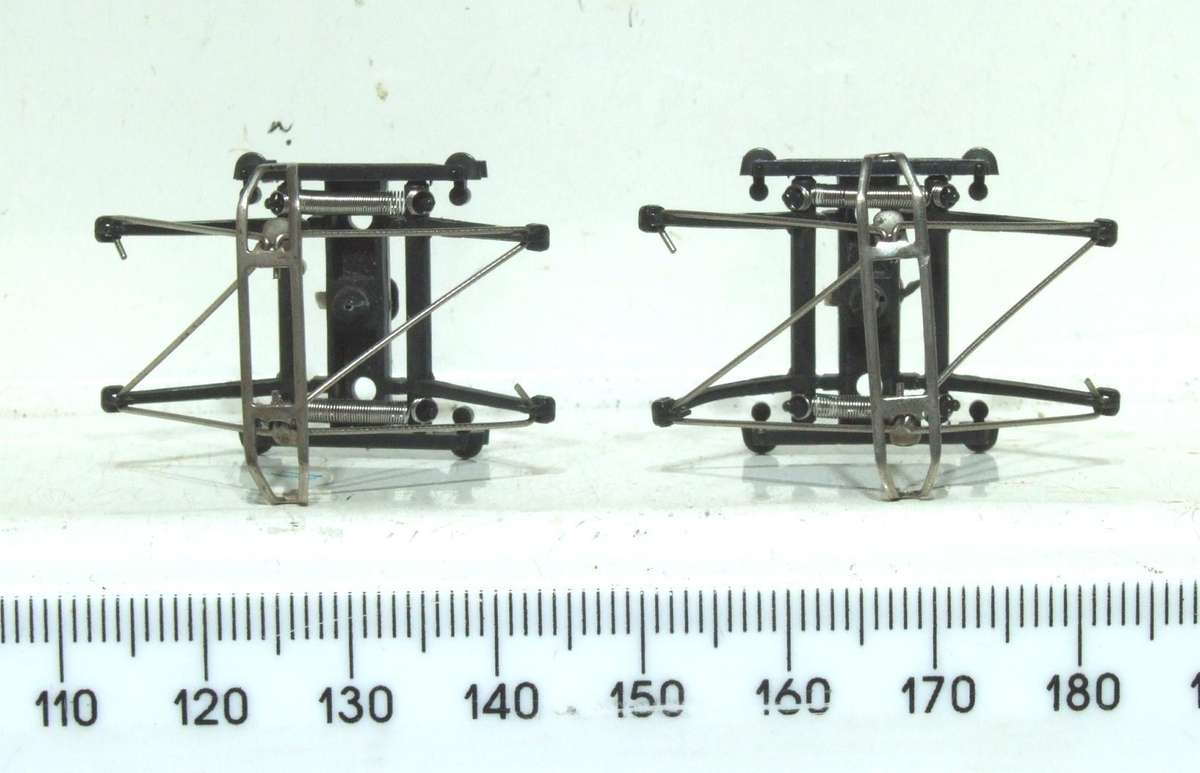 LIMA HO: 1pr SAR E5 Locomotive Pantographs  in Good condition(with new Springs) for Parts.(Italy)