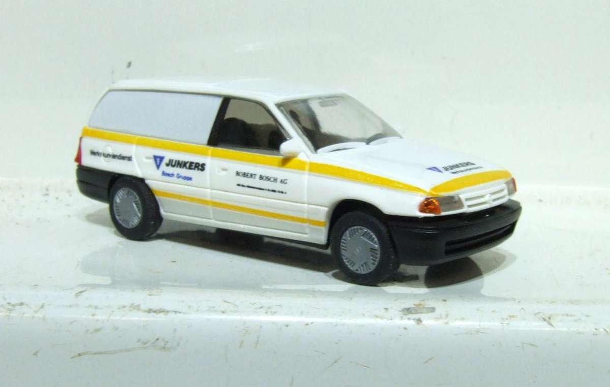 RIETZE HO: Highly Detailed OPEL ASSTRA Station Wagon in Good Boxed Condition.(Germany)