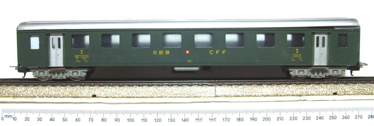 LIMA HO: Vintage SBB SWISS 2nd Class Suburban Passenger Coach in Good, Un-Boxed condition(Italy)