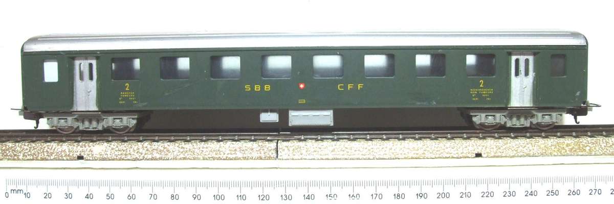 LIMA HO: Vintage SBB SWISS 2nd Class Suburban Passenger Coach in Good, Un-Boxed condition(Italy)