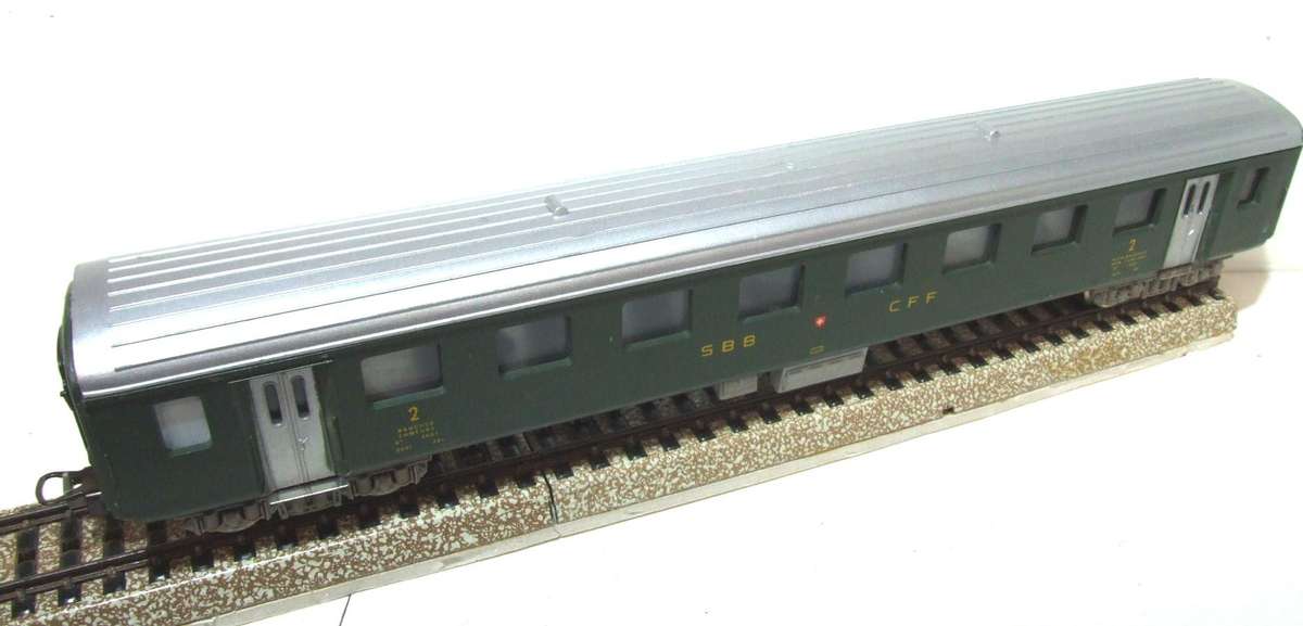 LIMA HO: Vintage SBB SWISS 2nd Class Suburban Passenger Coach in Good, Un-Boxed condition(Italy)