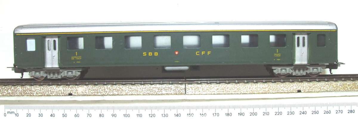 LIMA HO: SBB SWISS 1st Class Suburban Passenger Coach in Good, Un-Boxed condition(Italy)