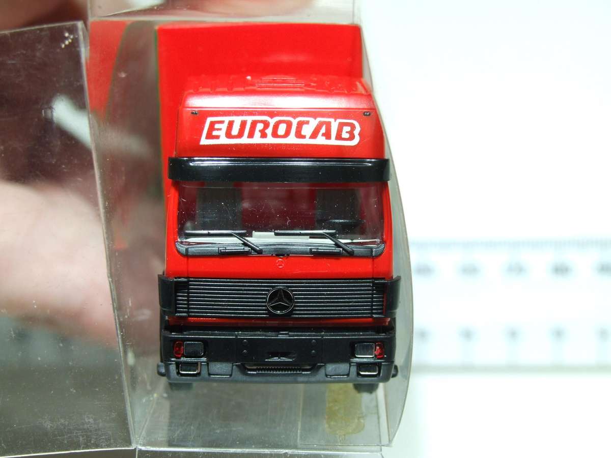 HERPA HO: Highly Detailed Coca-Cola Mercedes Benz Truck & Trailer  in Like New Boxed Condition.