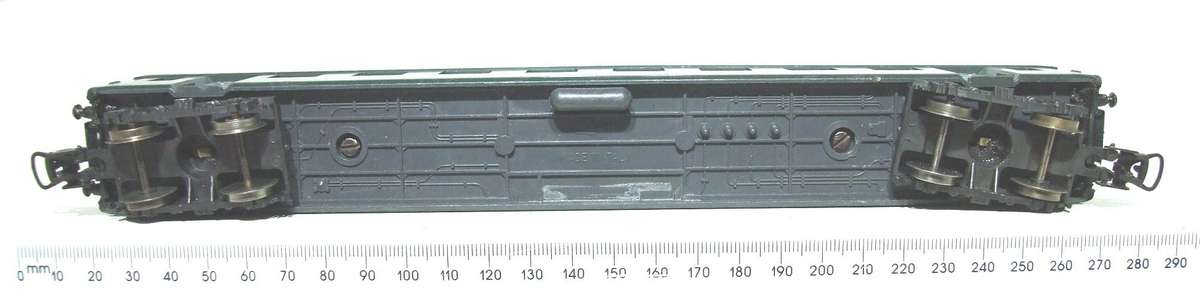 LIMA HO: SBB SWISS 1st Class Suburban Passenger Coach in Fair, Un-Boxed condition(Italy)