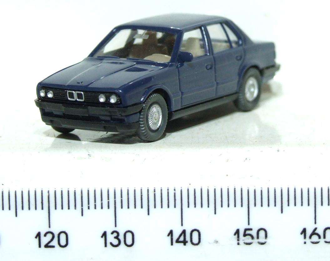 WIKING HO: Highly Detailed BMW 320i  in Like New Un-Boxed Condition.(Germany)