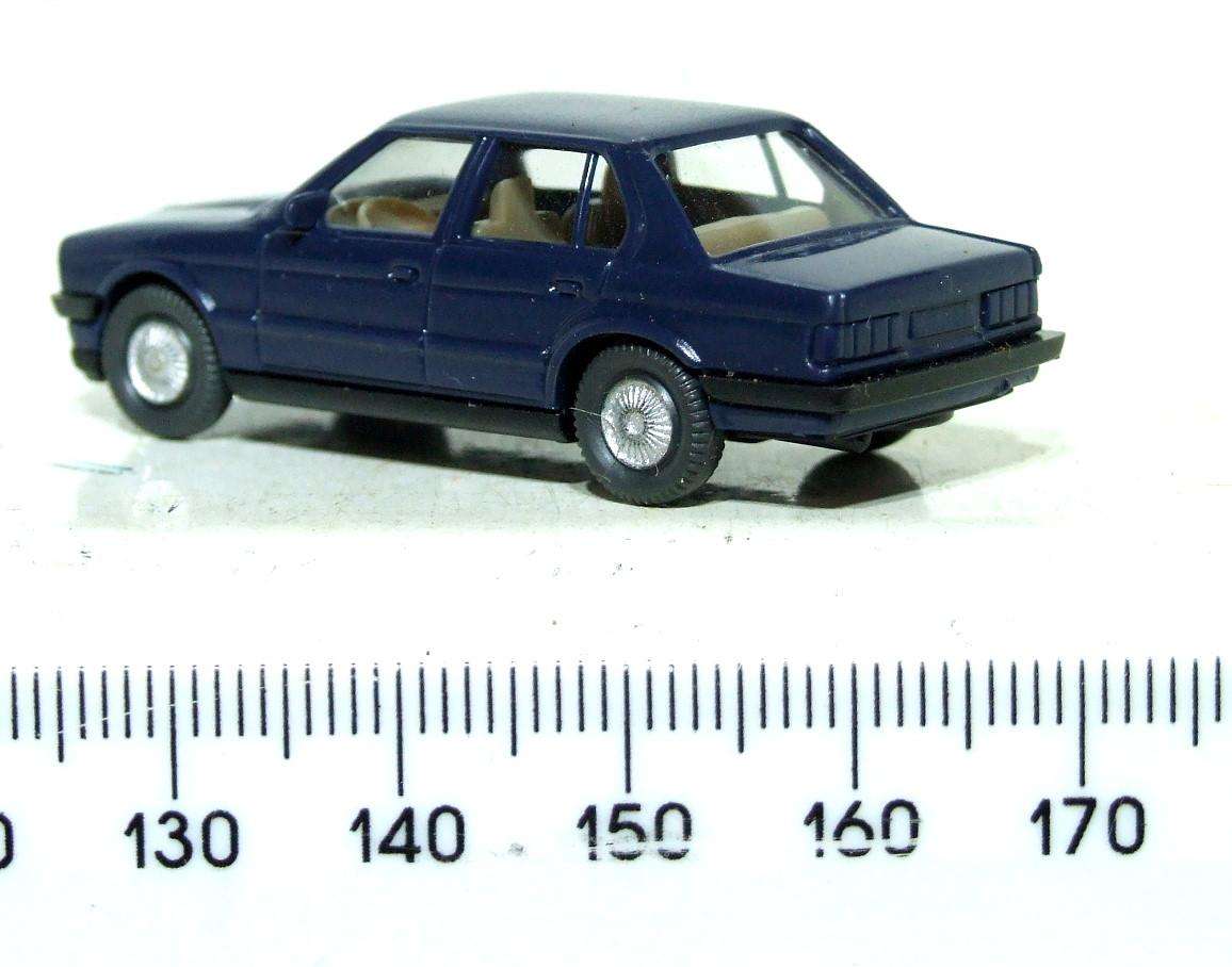 WIKING HO: Highly Detailed BMW 320i  in Like New Un-Boxed Condition.(Germany)