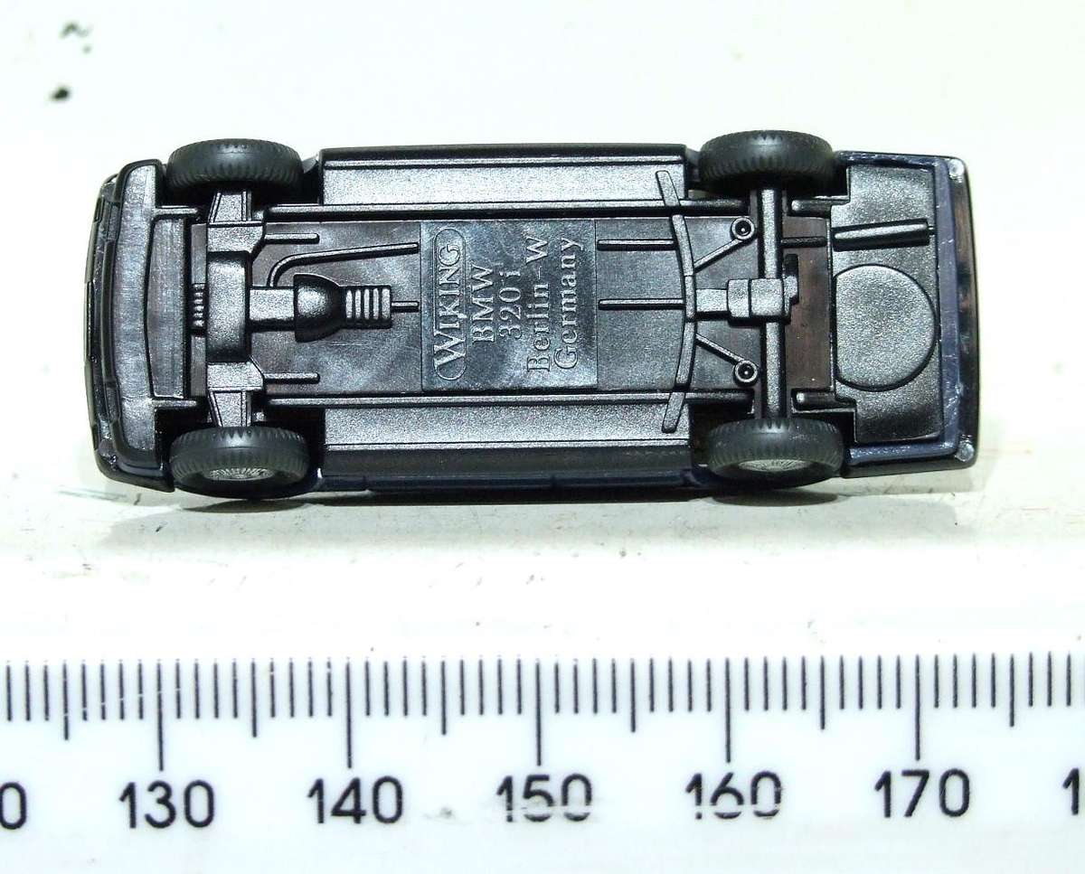 WIKING HO: Highly Detailed BMW 320i  in Like New Un-Boxed Condition.(Germany)