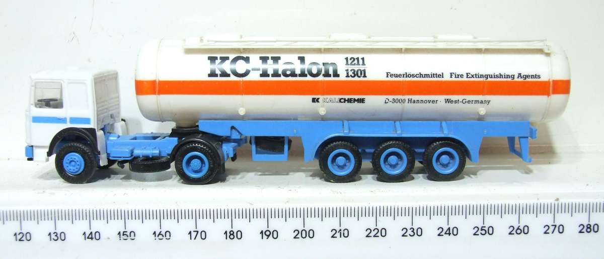 HERPA HO: Detailed MAN Truck & Trailer in Fair Un-Boxed Condition.(Germany)