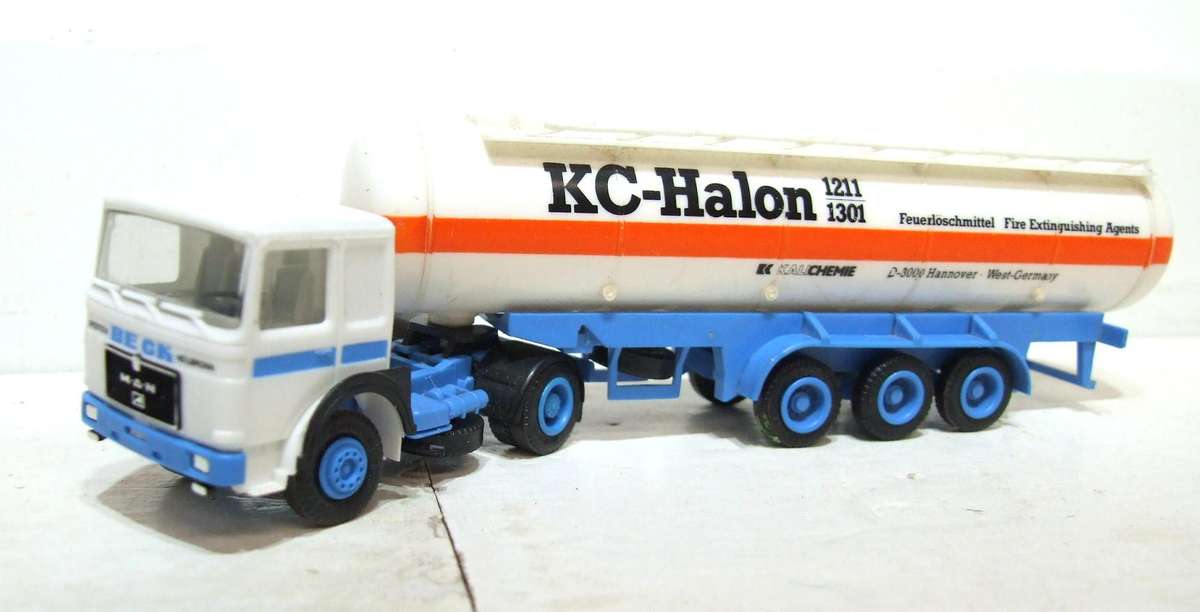 HERPA HO: Detailed MAN Truck & Trailer in Fair Un-Boxed Condition.(Germany)